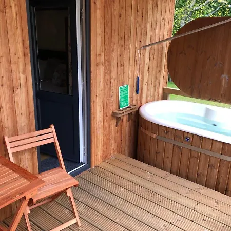 Breckland Lodge 2 With Hot Tub Belladrum Exterior photo