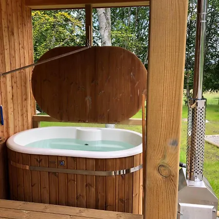 Breckland Lodge 2 With Hot Tub Belladrum Exterior photo