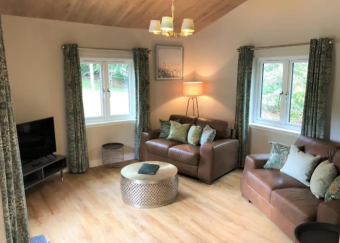Breckland Lodge 2 With Hot Tub